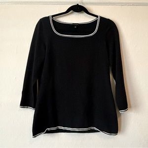 Black Soft Top w/ White Trim & Pearl Detail